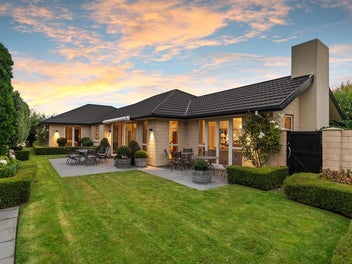 8 Lime Tree Lane, Harewood, Christchurch