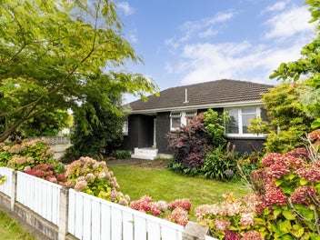 708 Grove Road, Mayfair, Hastings