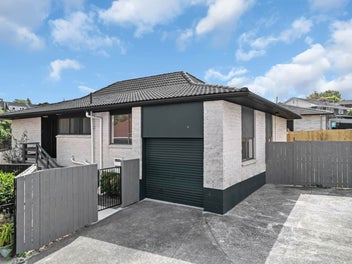 2/23 Birman Close, Half Moon Bay, Auckland