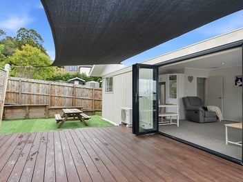 2/17 Kemp Road, Massey, Auckland