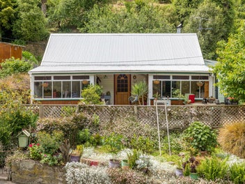 24 Hawkhurst Road, Lyttelton, Lyttelton