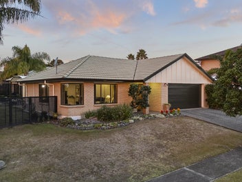 3 Roy Maloney Drive, Henderson, Auckland
