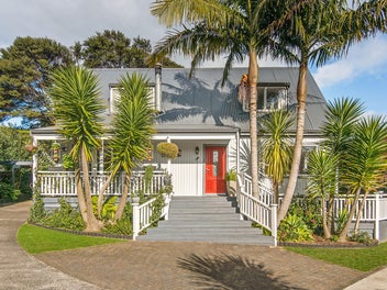 8 Chrisarda Place, Red Hill, Papakura