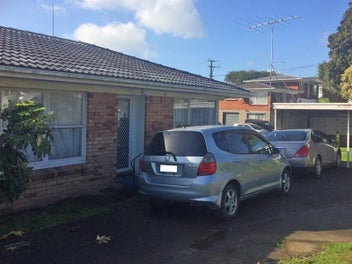 2/4 Anne Road, Hillcrest, Auckland