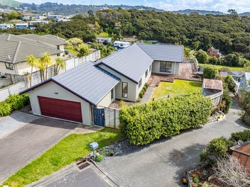 92 Navigation Drive, Whitby, Porirua
