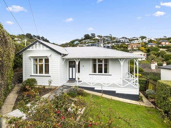 38 Cliffs Road, Saint Clair, Dunedin
