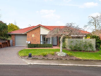 153 Alandale Avenue, Flagstaff, Hamilton