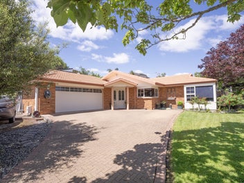 35 Cromwell Drive, Fitzroy, Hamilton