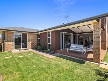 8 Tuaia Street, Pyes Pa, Tauranga