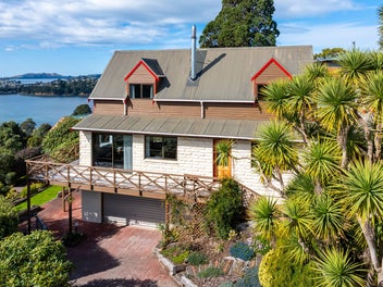 31 District Road, Roseneath, Port Chalmers