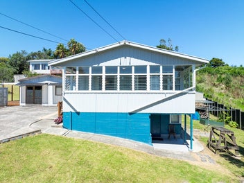 24 Alison Road, Surfdale, Waiheke Island