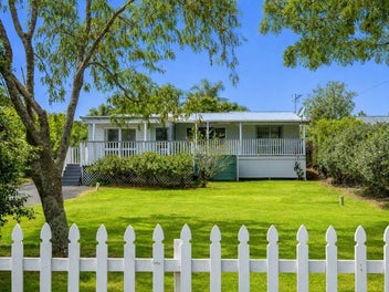 16 Natzka Road, Ostend, Waiheke Island