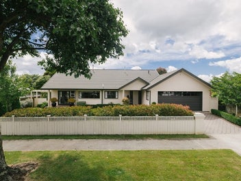 20 Abby Road, Fitzherbert, Palmerston North