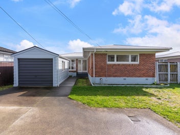 142 Clevedon Road, Papakura, Papakura