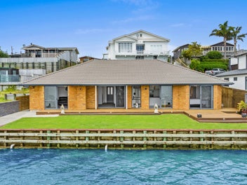 30A Crispe Road, Clarks Beach, Clarks Beach