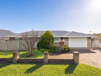 1/242 Botany Road, Golflands, Auckland
