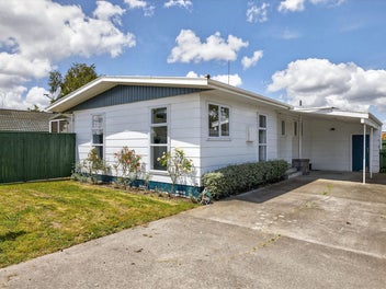 4 Rhodes Drive, Kelvin Grove, Palmerston North