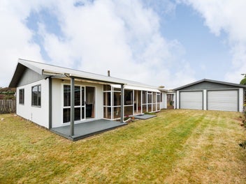 14 Te Kiri Street, Himatangi Beach, Himatangi Beach