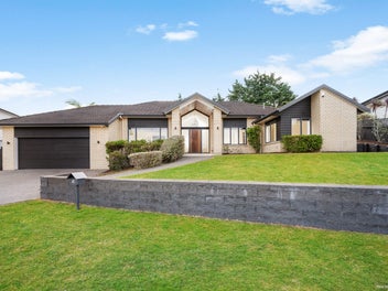 14 Dunoon Close, Flat Bush, Auckland