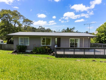 21 Erica Road, Sunnynook, Auckland