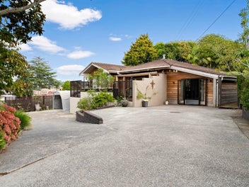 89A View Road, Henderson, Auckland