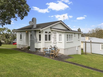 50 Woodlands Crescent, Browns Bay, Auckland