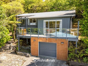 6 Swadel Way, Karori, Wellington