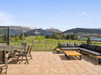 12 Grove Lane, Kelvin Heights, Queenstown