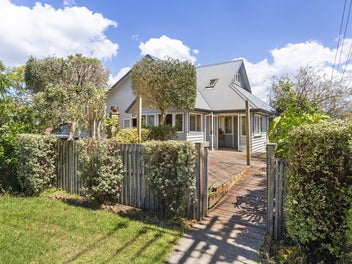 83B Sale Street, Cockle Bay, Auckland
