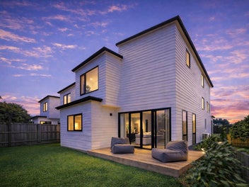 24C Poinsettia Place, Henderson, Auckland