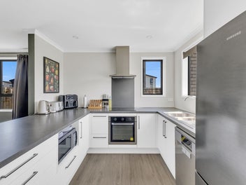 9 Discovery Place, Marfell, New Plymouth