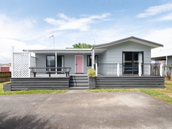 393 Kahikatea Drive, Dinsdale, Hamilton