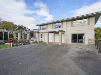 29 District Road, Kennington