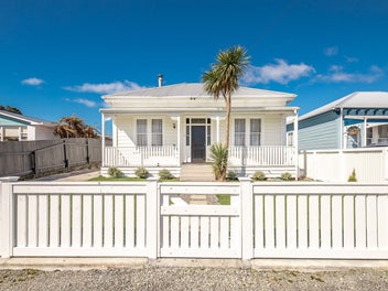 25 Queen Street, Westport