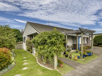2/17 Wharerangi Road, Tamatea, Napier