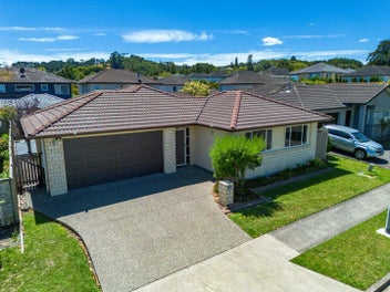 74 Baverstock Road, Flat Bush, Auckland