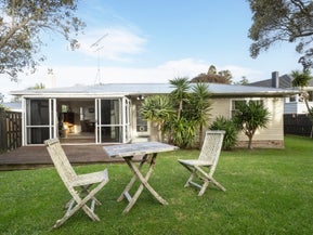1/49 Hilling Street, Titirangi, Auckland