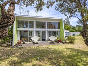 41 Queens Road, Waikanae Beach, Waikanae
