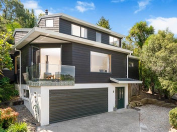 5A Gannet Point, Rothesay Bay, Auckland