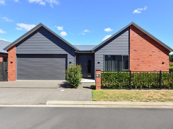 2 Garland Lane, Leamington, Cambridge