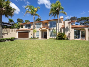 47 Chamari Close, Titirangi, Auckland