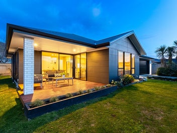 12 Teiaroa Street, Waikanae