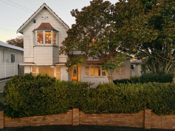128 River Road, Hamilton East, Hamilton