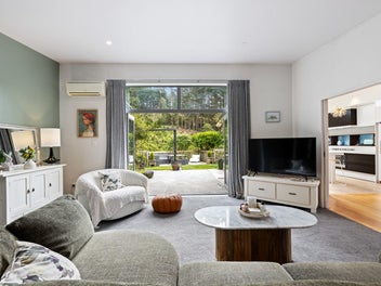 18 Winsley Terrace, Churton Park, Wellington