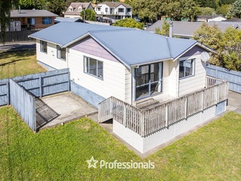 1 Monarch Grove, Maoribank, Upper Hutt