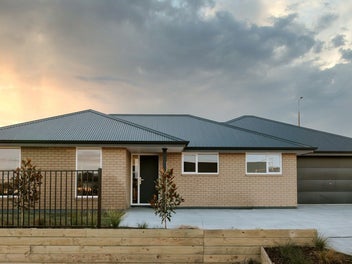 15 Royal Oak Crescent, Holmes Hill, Oamaru