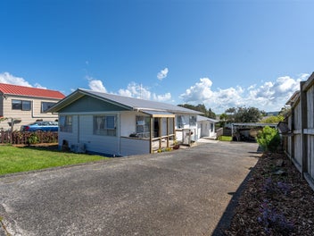 8 Yorke Road, Haruru, Haruru