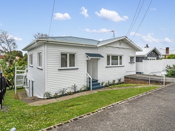 35 Premier Avenue, Point Chevalier, Auckland