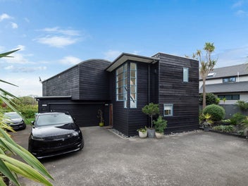 32A Maryland Street, Point Chevalier, Auckland