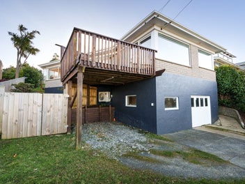 11 Dalrymple Street, Pine Hill, Dunedin